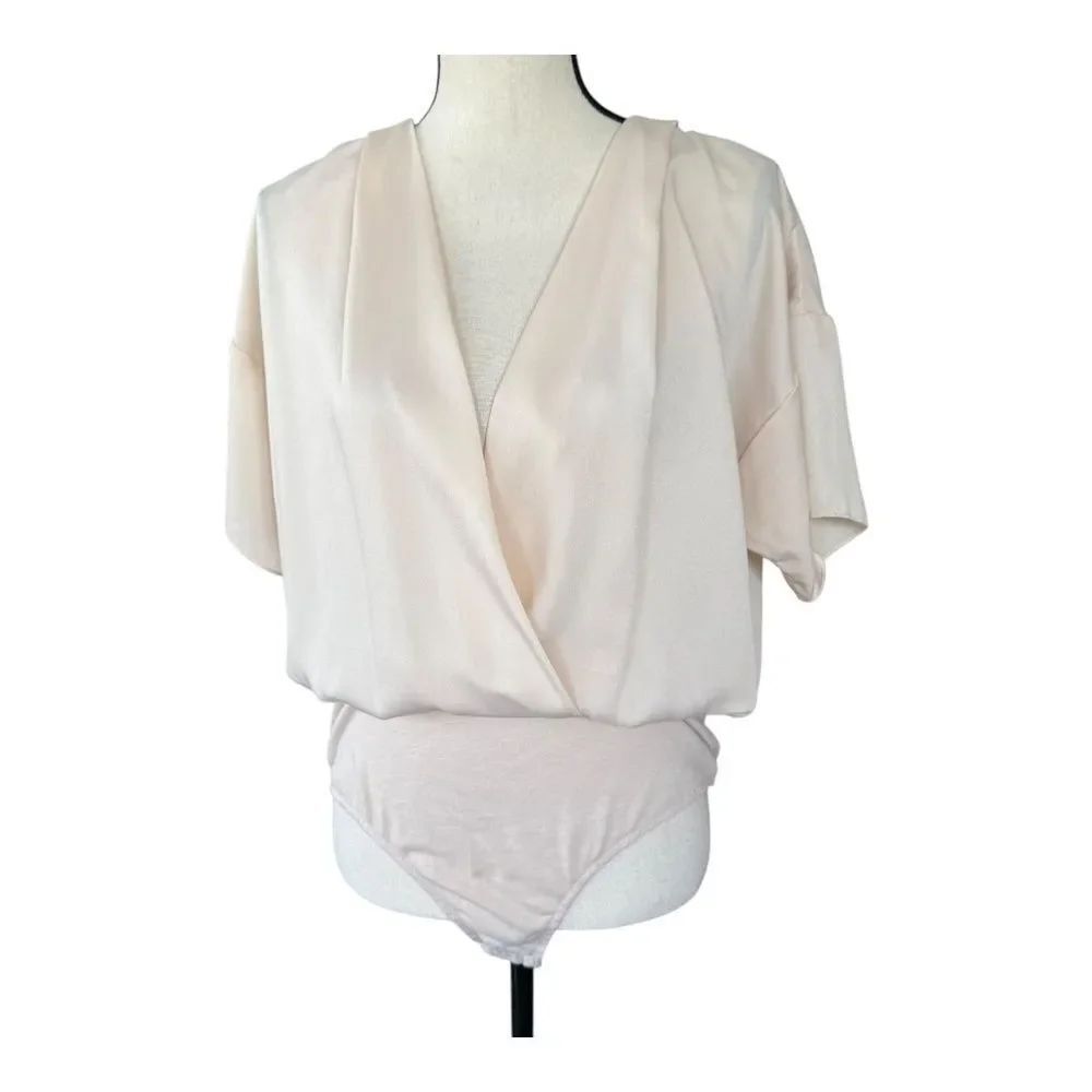Le Lis Womens Bodysuit Pink Short Sleeve Surplice Solid L New
